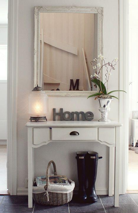 12 small entryway decor ideas you can copy - Page 9 of 11